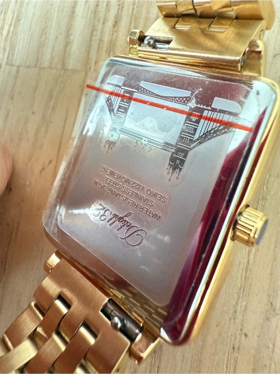 Waldor & co delight 32 Chelsea gold tone watch NEW BATTERY
